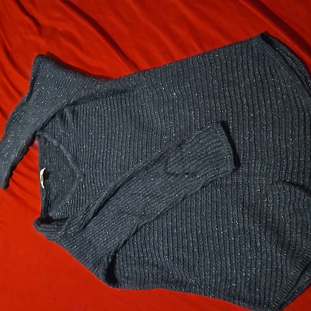 Sweater - Picture 1 of 4